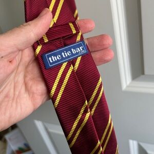 EUC Tie Bar burgundy and yellow gold striped tie. Grown up Harry Potter!